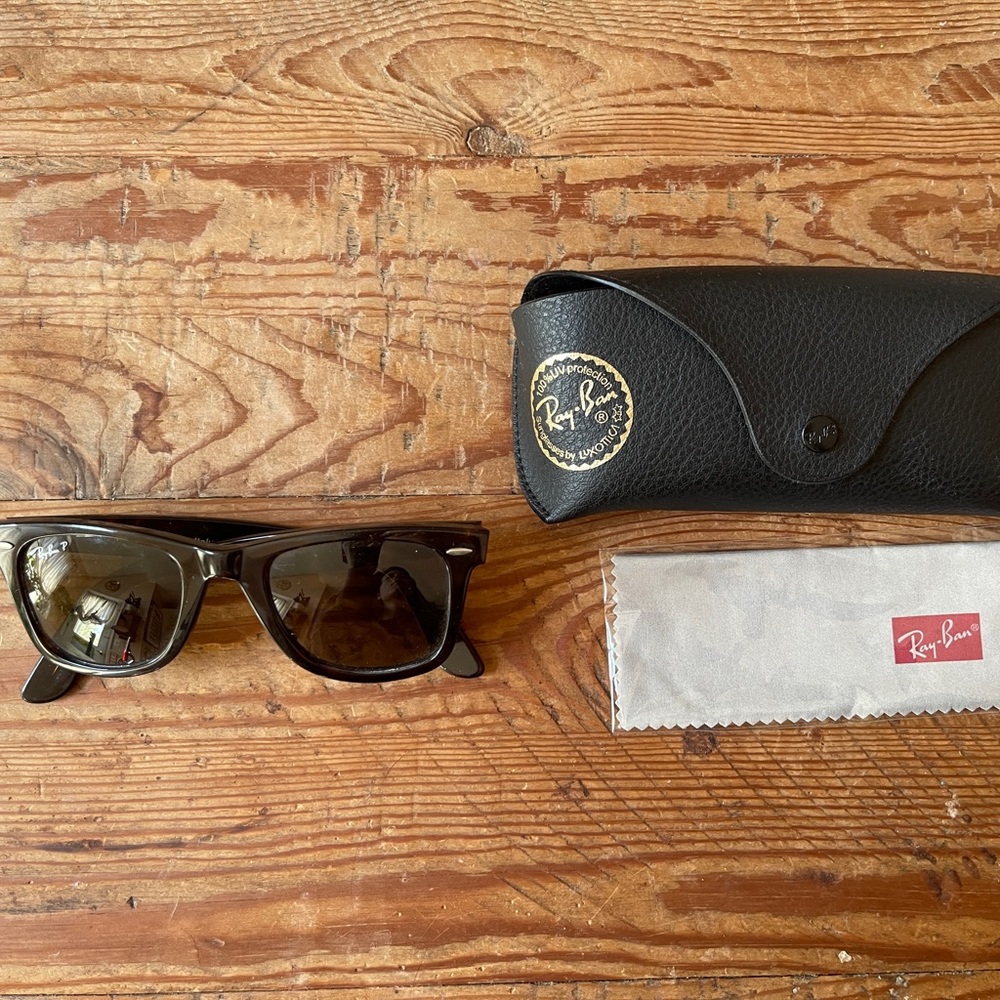 Ray-ban Wayfarer Classic Tortoiseshell Polarized Sunglasses